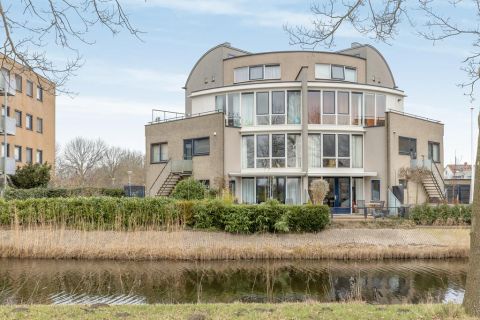 Bekijk de foto van: Vijverlaan 60, Heiloo - Echt Makelaars & Taxateurs