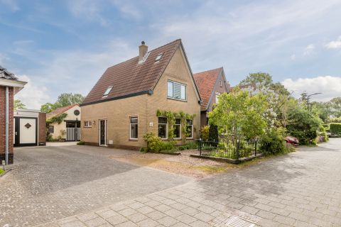 Bekijk de foto van: Rechte Hondsbosschelaan 49, Heiloo - Echt Makelaars & Taxateurs