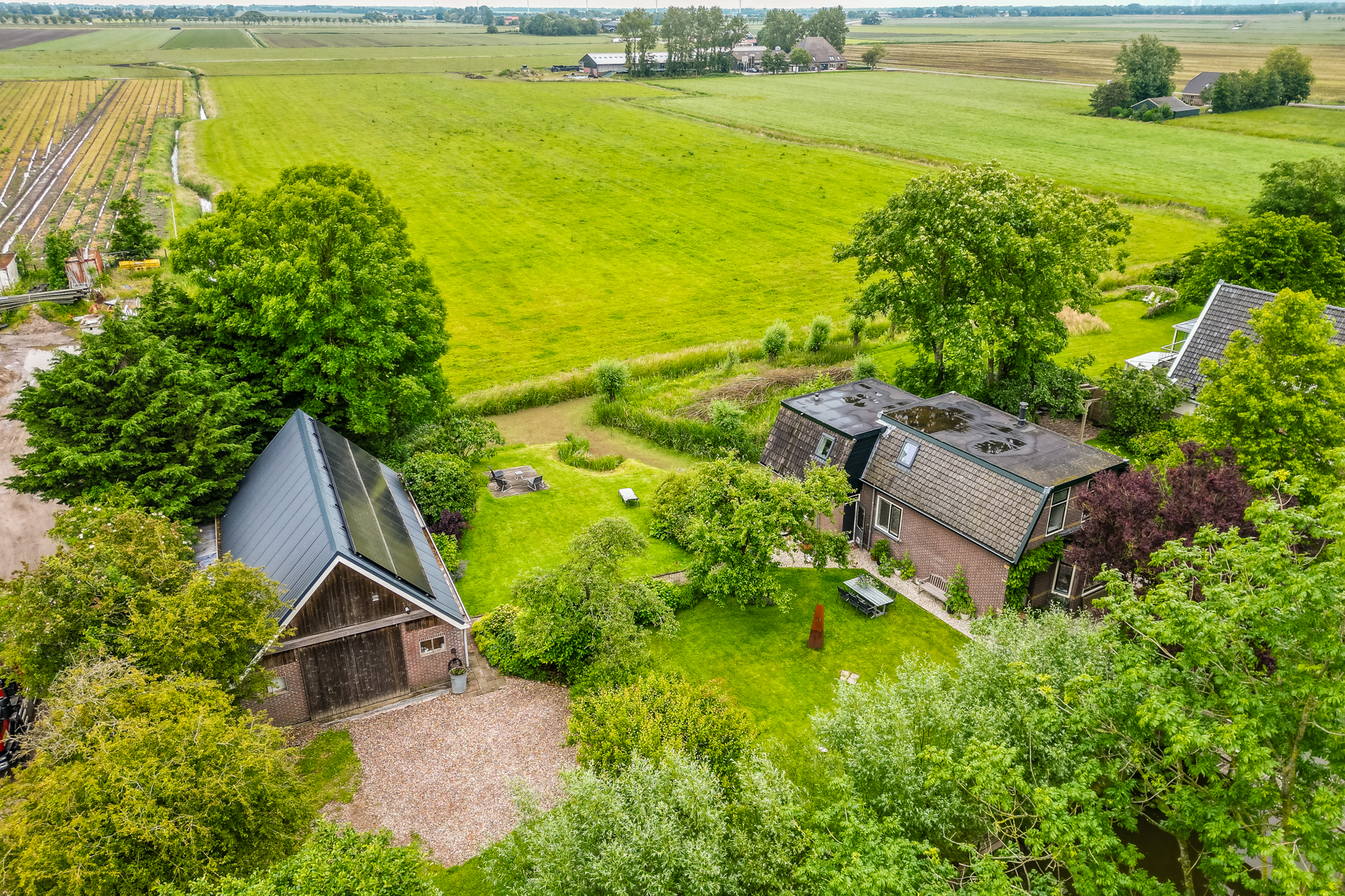 Bekijk de foto van: Heerenweg 1, 1768 BC Barsingerhorn in  - Echt Makelaars & Taxateurs